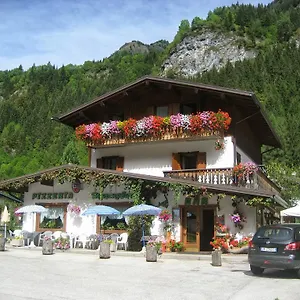  Affittacamere Affittacamere Pizzeria Marmolada